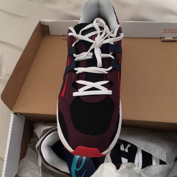 asics gel bnd on feet